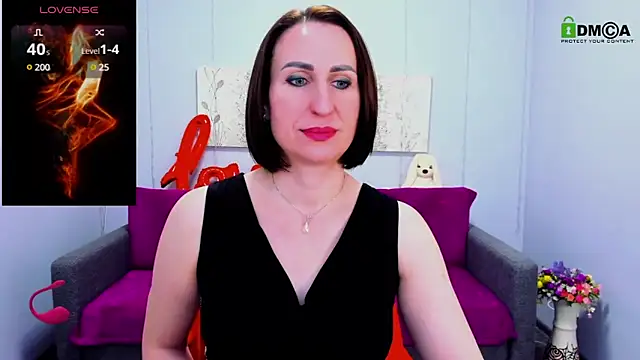 Snapshot of Nia_Smithh chatting on 8, 3, 2025 Nia Smithh online show from 8, 3, 2025