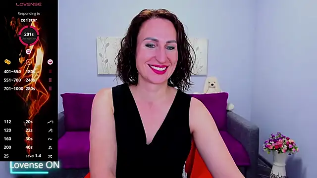 Snapshot of Nia_Smithh chatting on 14, 10, 2025 Nia Smithh online show from 14, 10, 2025