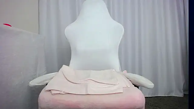 faceless  online show from 3, 11, 2025