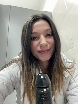 Snapshot of _MiaQueen_ chatting on 13, 3, 2025  MiaQueen  online show from 13, 3, 2025