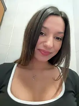 Snapshot of _MiaQueen_ chatting on 15, 3, 2025  MiaQueen  online show from 15, 3, 2025