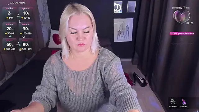 YolandaKiss online show from 10, 10, 2025