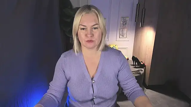 YolandaKiss online show from 22, 11, 2025