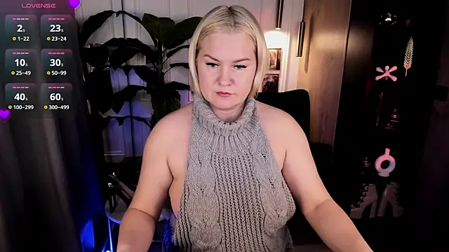 YolandaKiss online show from 8, 6, 2026
