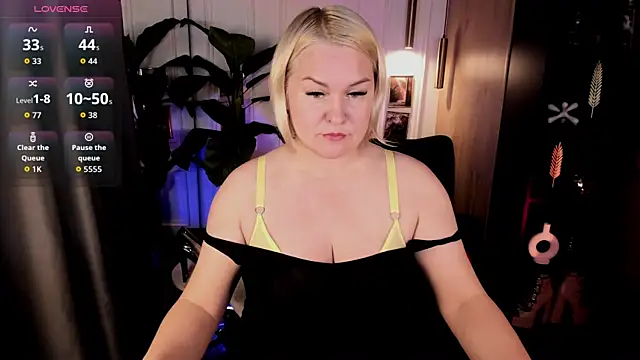 Snapshot of YolandaKiss chatting on 11, 7, 2026 YolandaKiss online show from 11, 7, 2026