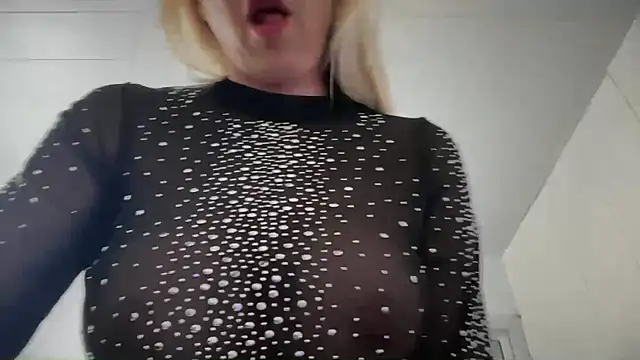 Reyna63 online show from 4, 11, 2025