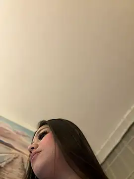 Snapshot of Alyshanon18 chatting on 27, 2, 2025 Alyshanon18 online show from 27, 2, 2025