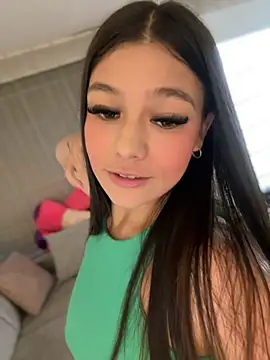 Snapshot of Alyshanon18 chatting on 28, 2, 2025 Alyshanon18 online show from 28, 2, 2025