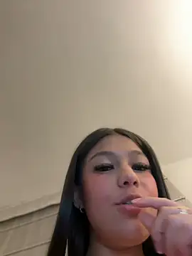 Snapshot of Alyshanon18 chatting on 20, 3, 2025 Alyshanon18 online show from 20, 3, 2025