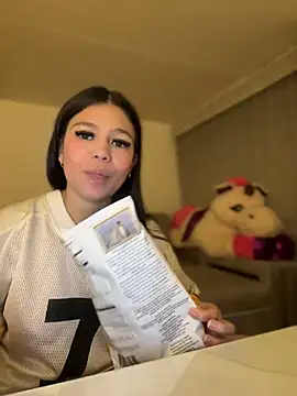 Snapshot of Alyshanon18 chatting on 21, 3, 2025 Alyshanon18 online show from 21, 3, 2025