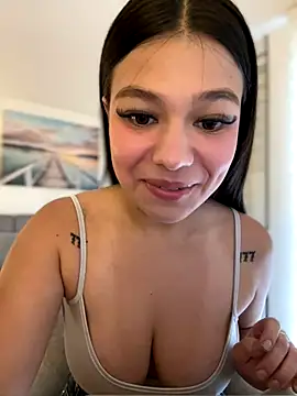 Snapshot of Alyshanon18 chatting on 3, 10, 2025 Alyshanon18 online show from 3, 10, 2025