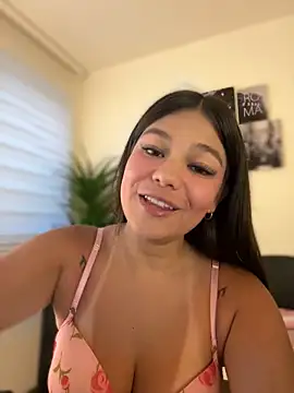 Snapshot of Alyshanon18 chatting on 20, 10, 2025 Alyshanon18 online show from 20, 10, 2025