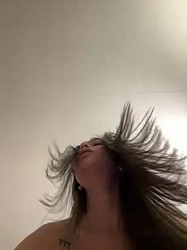 Snapshot of Alyshanon18 chatting on 11, 3, 2026 Alyshanon18 online show from 11, 3, 2026