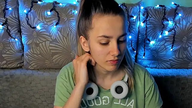 MaggieCake online show from 15, 12, 2025