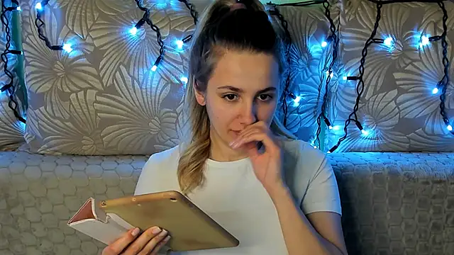 MaggieCake online show from 8, 3, 2026