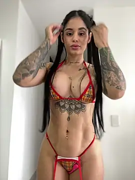 Snapshot of LaraHenao chatting on 14, 2, 2025 LaraHenao online show from 14, 2, 2025