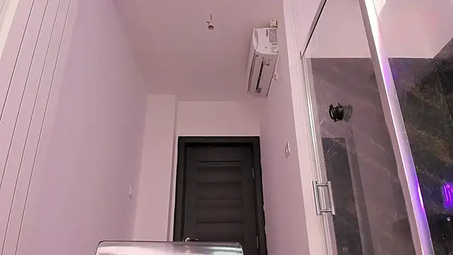 realhotfallingdevil online show from 18, 3, 2026