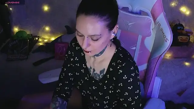 Ginger Stay online show from 27, 4, 2026