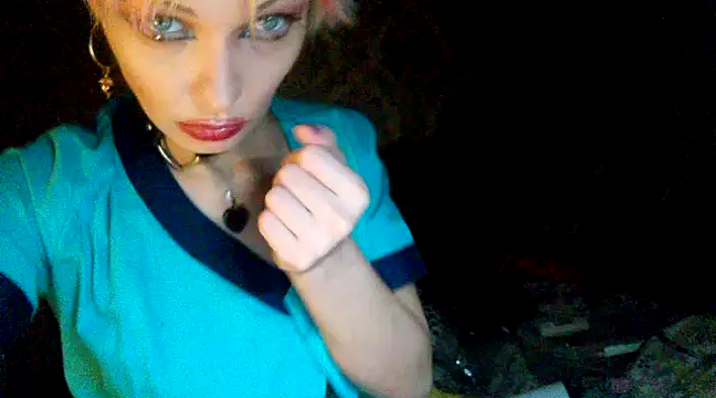 WildMissNiks online show from 3, 12, 2024