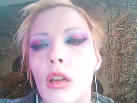 WildMissNiks online show from 1, 2, 2025