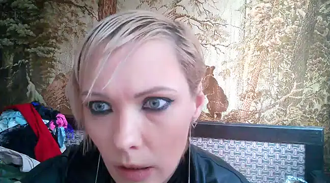 WildMissNiks online show from 2, 3, 2025