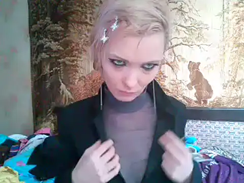 WildMissNiks online show from 5, 3, 2025