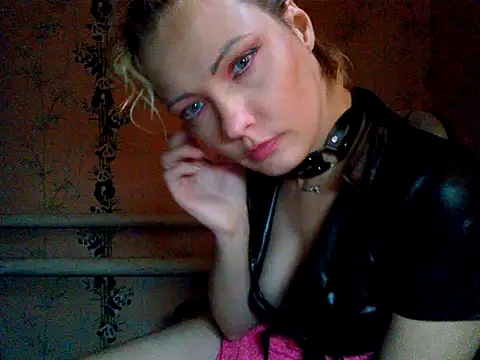 WildMissNiks online show from 24, 10, 2025