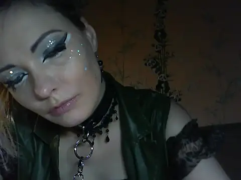 WildMissNiks online show from 15, 4, 2026