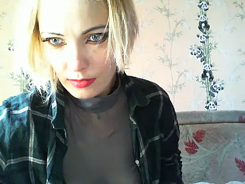 WildMissNiks online show from 5, 5, 2026