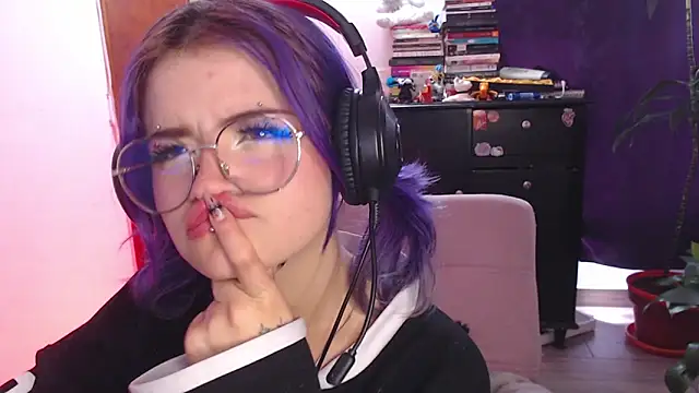 Snapshot of Raventh_ chatting on 12, 9, 2025 Raventh online show from 12, 9, 2025