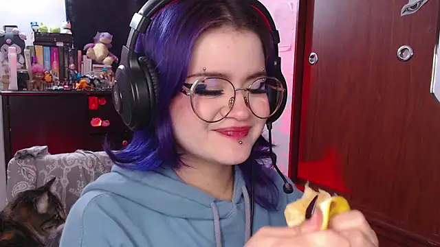 Snapshot of Raventh_ chatting on 12, 10, 2025 Raventh online show from 12, 10, 2025