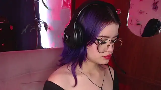 Snapshot of Raventh_ chatting on 13, 10, 2025 Raventh online show from 13, 10, 2025