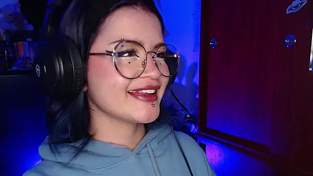 Snapshot of Raventh_ chatting on 16, 12, 2025 Raventh online show from 16, 12, 2025