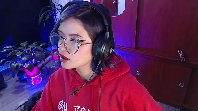 Snapshot of Raventh_ chatting on 7, 2, 2026 Raventh online show from 7, 2, 2026