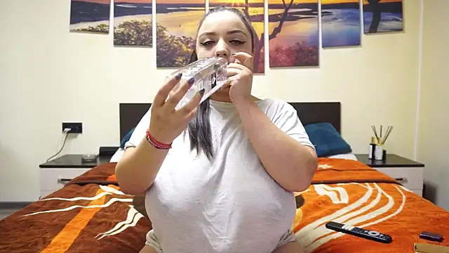 Snapshot of adelline chatting on 10, 3, 2025 adelline online show from 10, 3, 2025