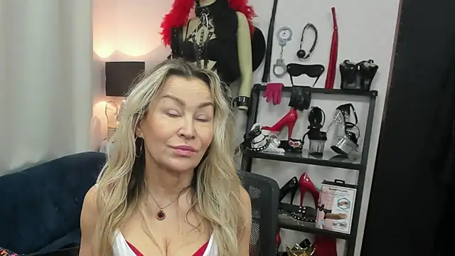 crystaLUX online show from 2, 3, 2026