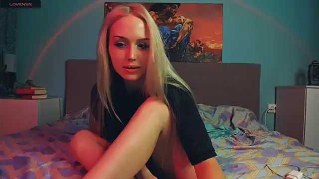 Snapshot of Linda_Roxy chatting on 15, 12, 2024 Linda Roxy online show from 15, 12, 2024