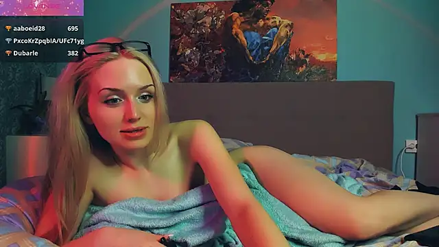 Snapshot of Linda_Roxy chatting on 15, 12, 2024 Linda Roxy online show from 15, 12, 2024