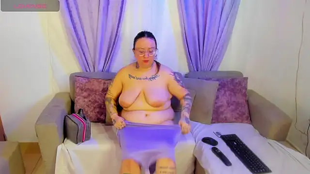 MiaYMolly online show from 30, 4, 2026