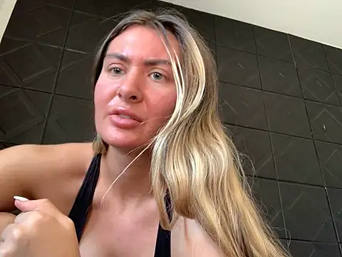 Snapshot of Alyssa_rhoades chatting on 23, 2, 2025 Alyssa rhoades online show from 23, 2, 2025