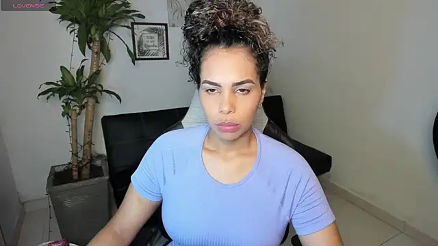 alyssannVhm online show from 9, 5, 2026