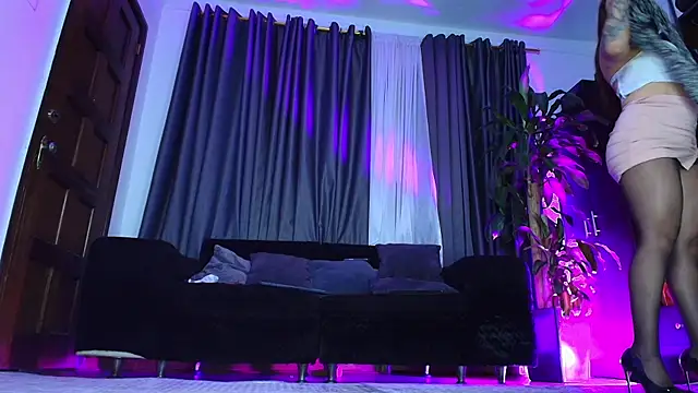 Aliciawonderxx online show from 11, 6, 2026