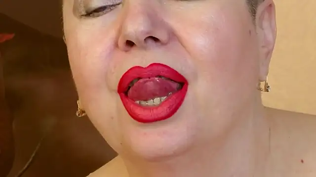 LadyPosh online show from 7, 12, 2024