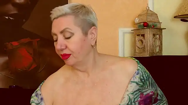 LadyPosh online show from 17, 12, 2025