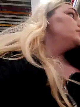 Snapshot of Dirtyfeelin chatting on 11, 12, 2024 Dirtyfeelin online show from 11, 12, 2024