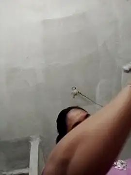 Snapshot of Indianbloom- chatting on 14, 11, 2025 Indianbloom- online show from 14, 11, 2025