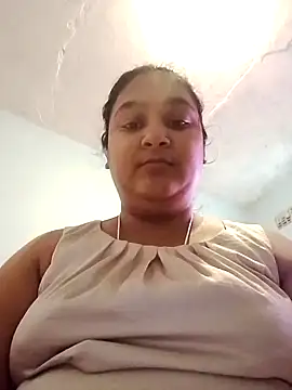 Snapshot of Indianbloom- chatting on 17, 11, 2025 Indianbloom- online show from 17, 11, 2025