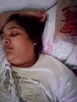 Snapshot of Indianbloom- chatting on 16, 12, 2025 Indianbloom- online show from 16, 12, 2025