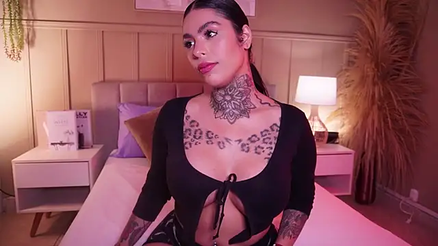 curvyliciousss online show from 6, 7, 2026