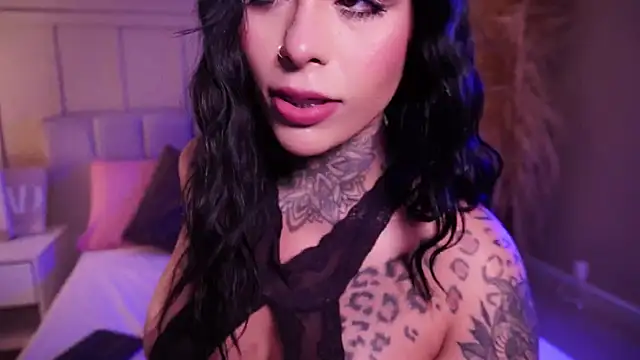 curvyliciousss online show from 23, 7, 2026